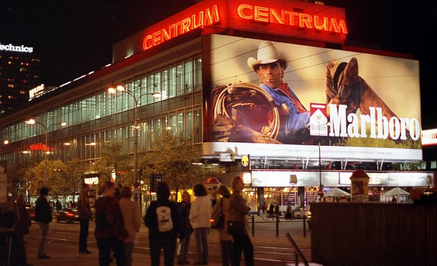 A picture showing the offline marketing campaign of Marlboro.