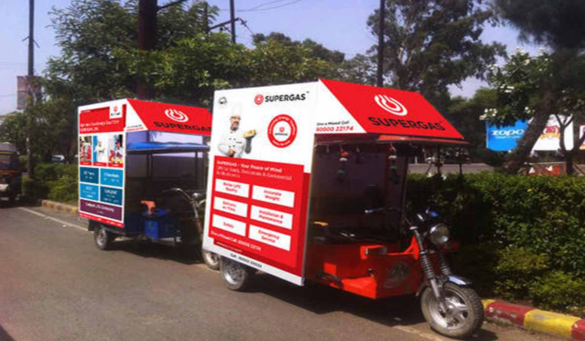 Types of e rickshaw advertising in india
