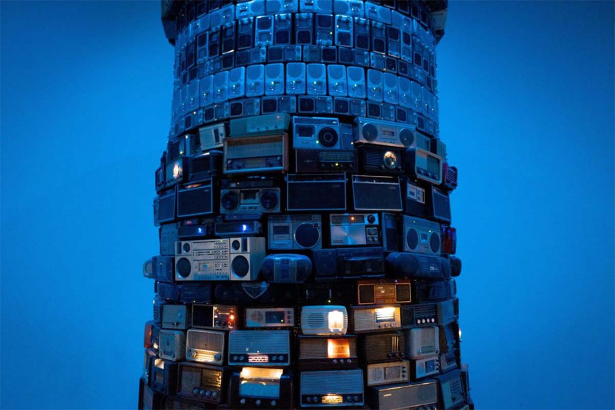 An image full of radios
