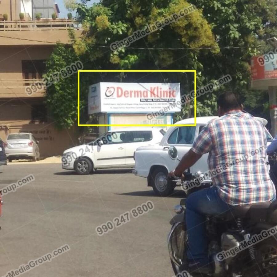 Top colors used in Auto rickshaw advertising