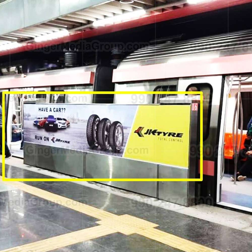 Top colors used in Auto rickshaw advertising