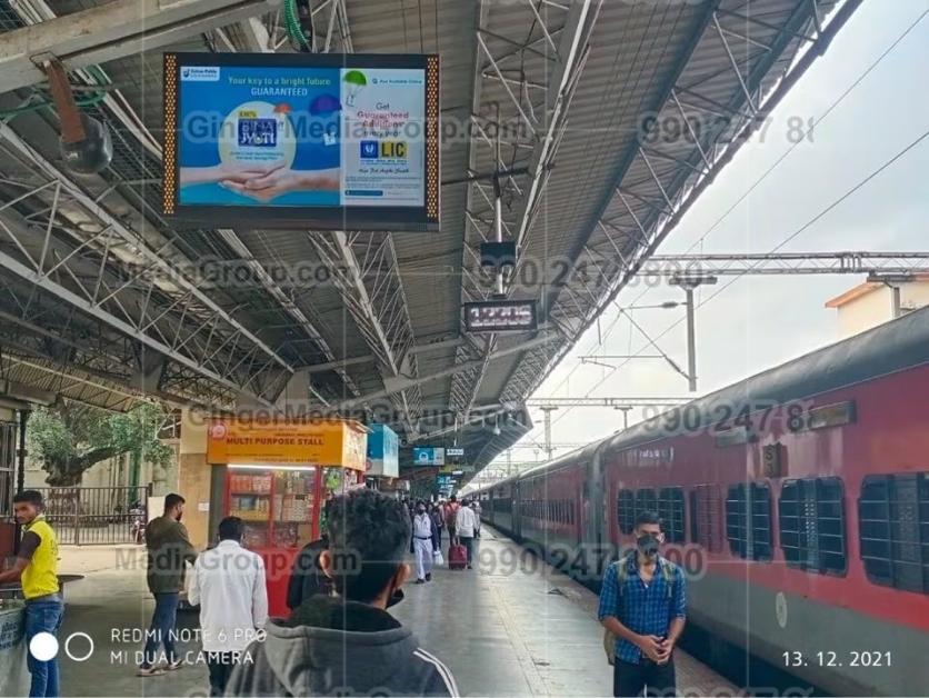 Top colors used in Auto rickshaw advertising