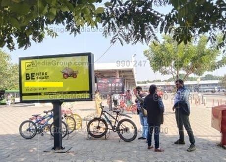 Top colors used in Auto rickshaw advertising